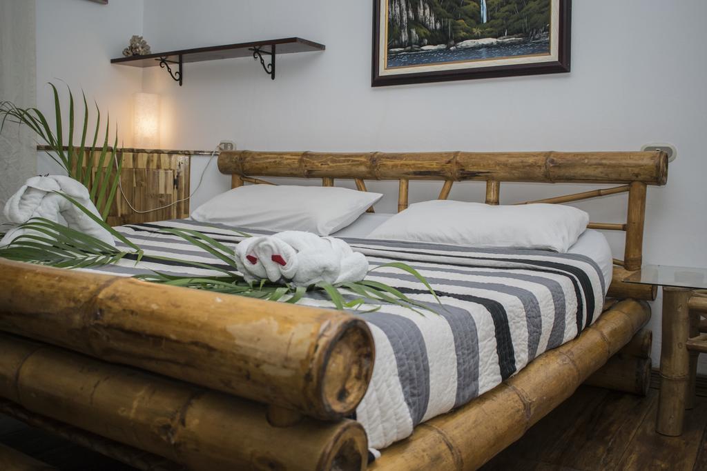 Hotel Bugabutik Puerto Viejo de Talamanca Ngoại thất bức ảnh